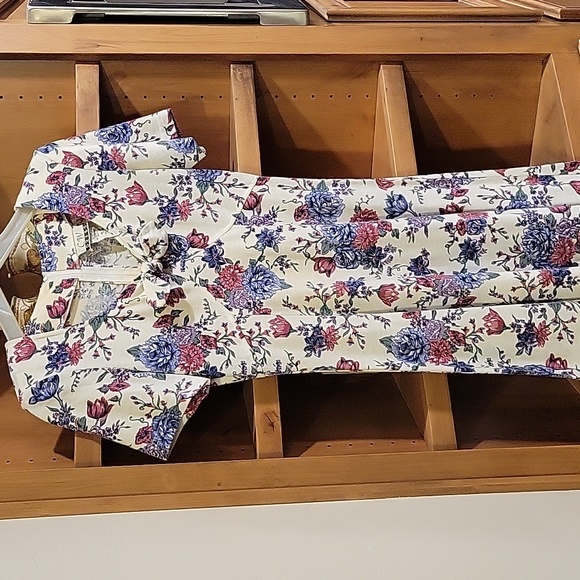 Women's dress - Picture 5 of 5